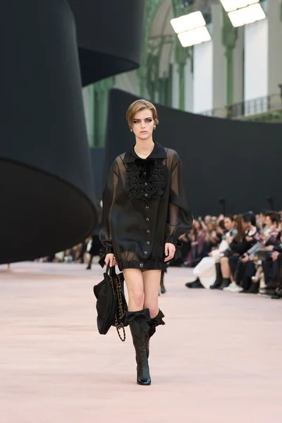 Look 37